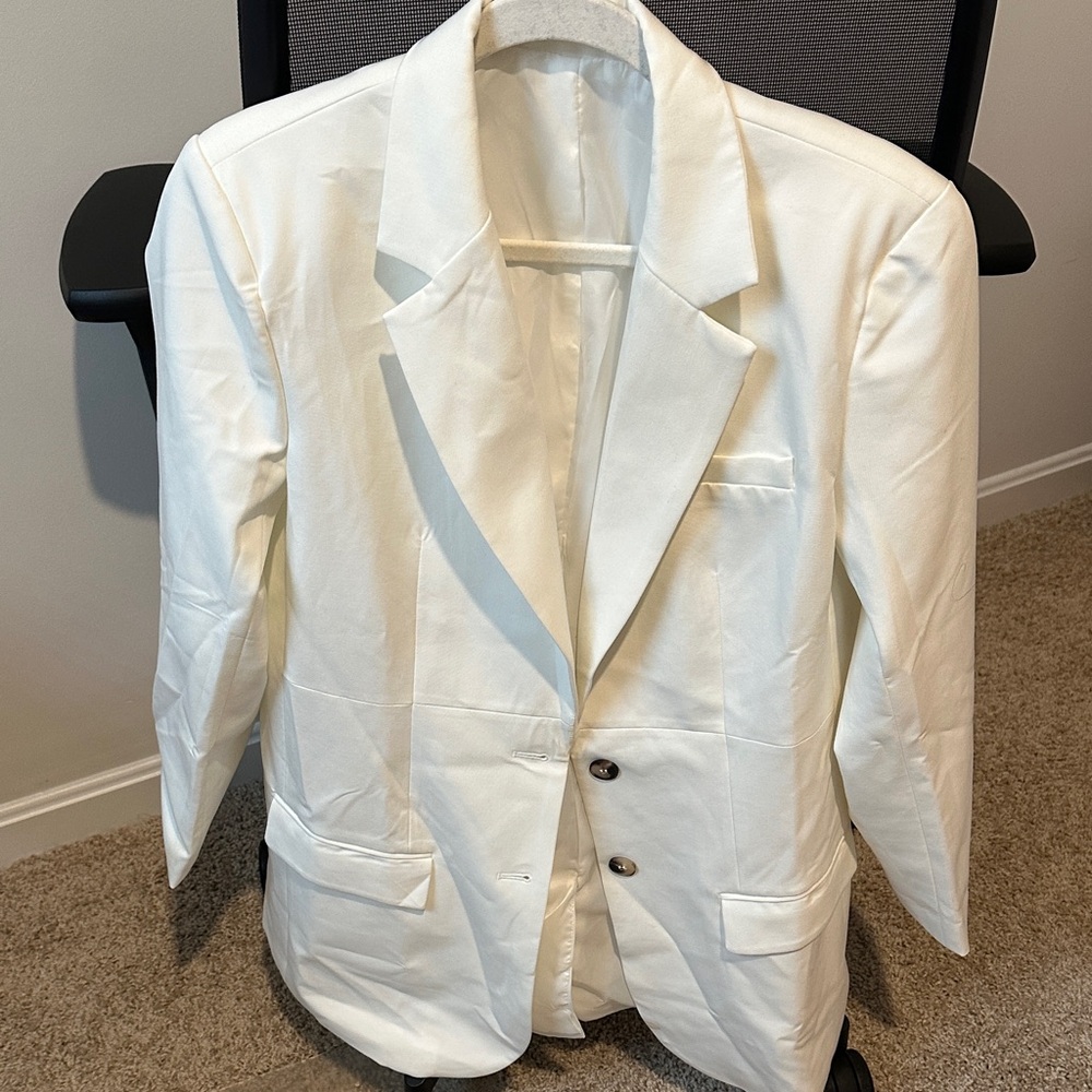 Elegant White Blazer